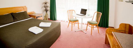 Manifold Motor Inn - Accommodation QLD 1