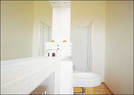 The Hatton Hotel - Accommodation QLD 1