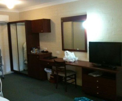 Town Square Motel - Accommodation QLD 2