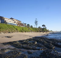 Oceanfront Motel - Accommodation QLD