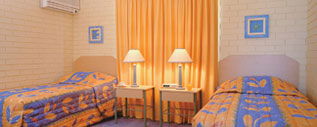 Harbour Side Resort - Accommodation QLD 2
