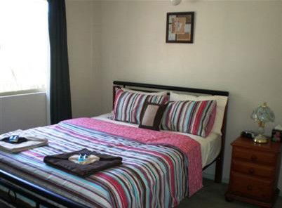 Top End Hotel - Accommodation QLD 0