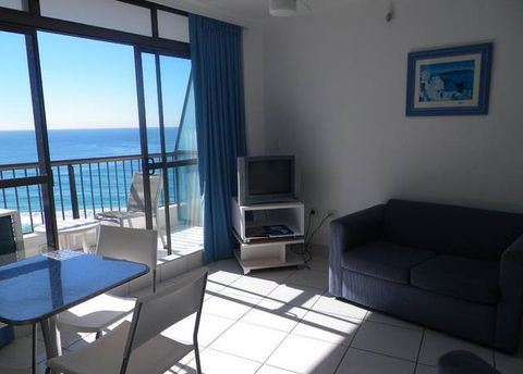 Surfers International Resort - Accommodation QLD 2