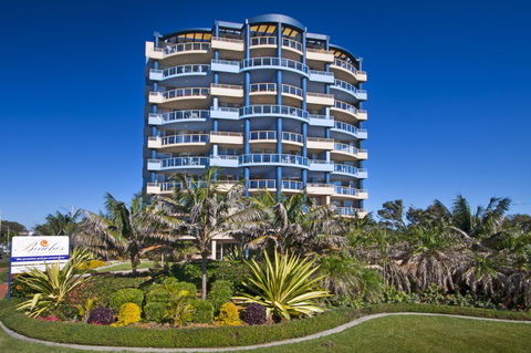 Beaches International - Accommodation QLD 0