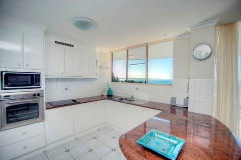 Beaches International - Accommodation QLD 3