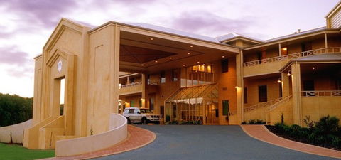 Abbey Beach Resort - Accommodation QLD 3