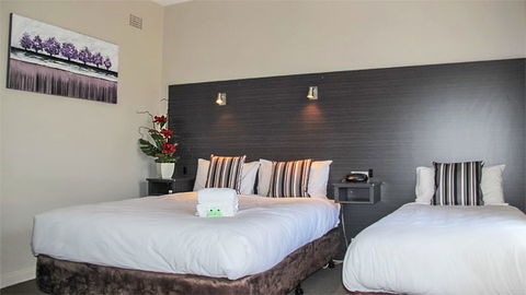 Mid City Motor Lodge - Accommodation QLD 1