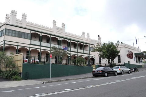 Hotel Imperial - Accommodation QLD 2