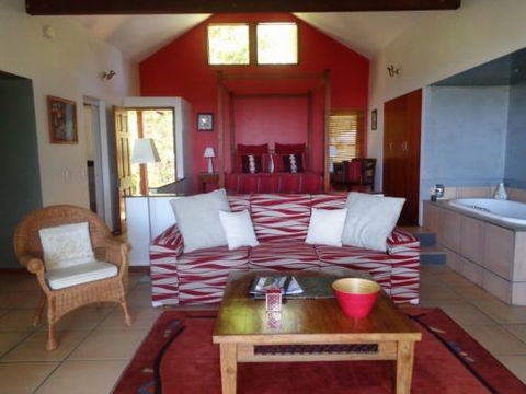 Mountain Edge Lodges - Accommodation QLD 2