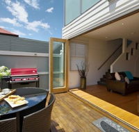 City Breeze - Stay Innercity - Accommodation QLD
