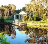 Stanley Lakeside Spa Cabins - Accommodation QLD 1