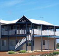Sur La Mer on The Beach - Accommodation QLD