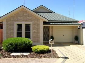 Kadina Luxury Villas - Accommodation QLD 0