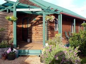 Blushing Grape - Accommodation QLD 0