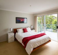 The Lake Limo - Accommodation QLD