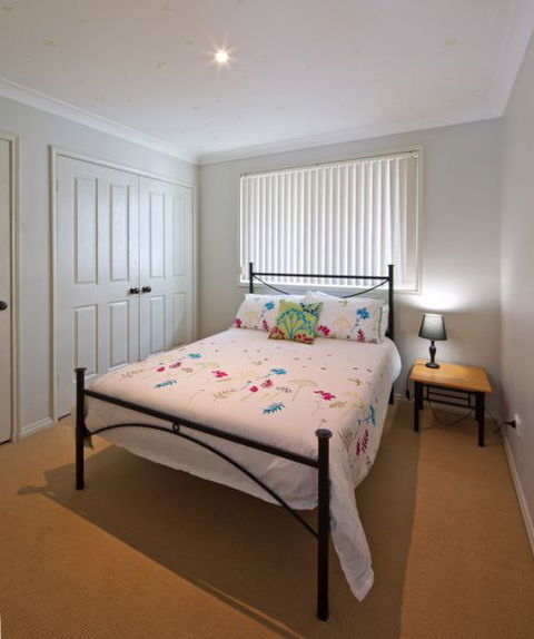 The Lake Limo - Accommodation QLD 5