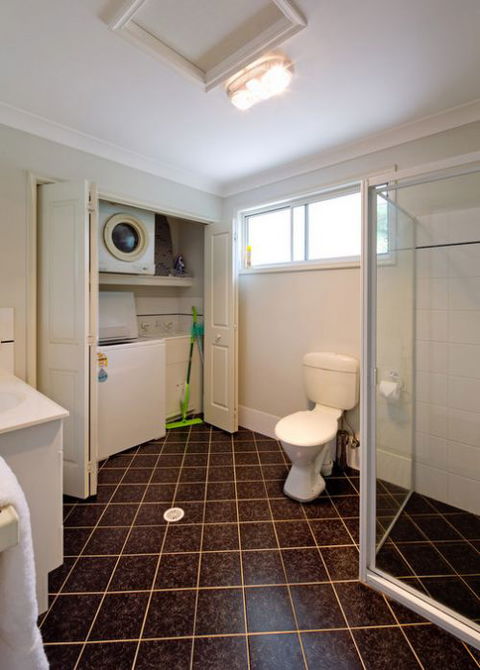 The Lake Limo - Accommodation QLD 7