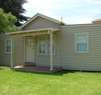 George Cottage - Accommodation QLD