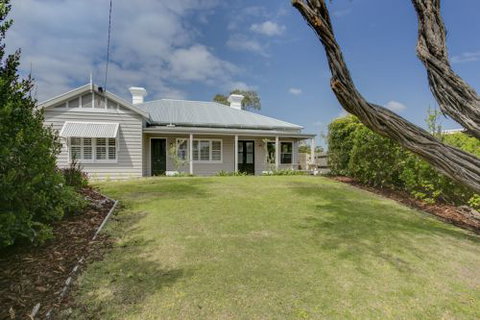 Blakiston House - Accommodation QLD 1