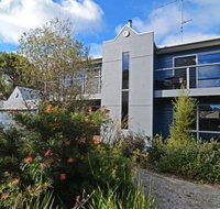 Barrakee Beach House - Accommodation QLD