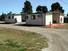 Pinnaroo Cabins - Accommodation QLD 0
