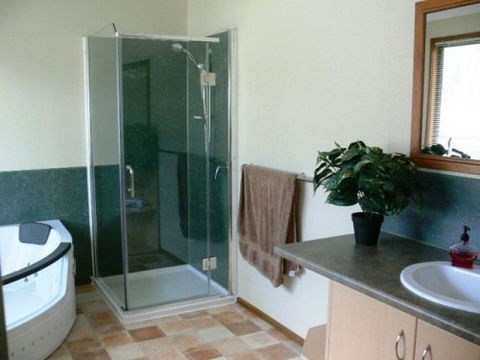 The Ripley Family Holiday Retreat - Accommodation QLD 2