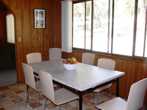 The Ripley Family Holiday Retreat - Accommodation QLD 4