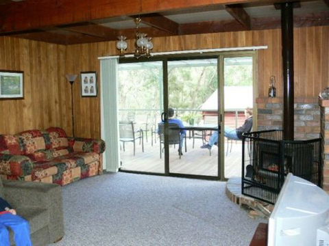 The Ripley Family Holiday Retreat - Accommodation QLD 6