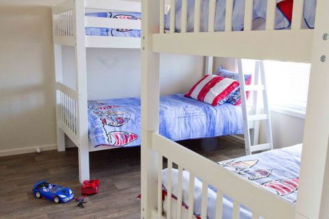 Coral Sands Luxury Beach House - Accommodation QLD 5