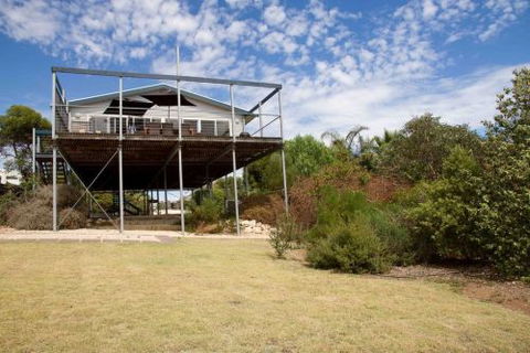 Coral Sands Luxury Beach House - Accommodation QLD 7