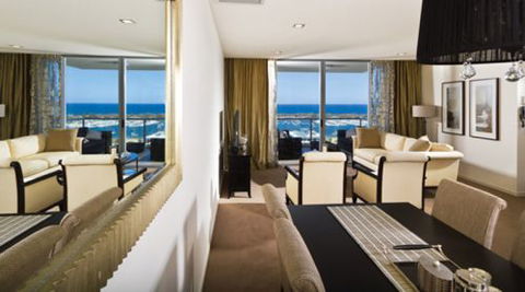 Victoria Towers - Accommodation QLD 4