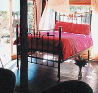Lazy Curl - Accommodation QLD