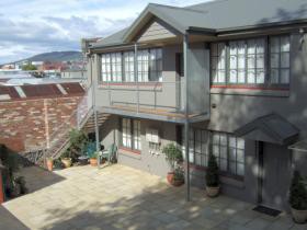 Unknown ACT Accommodation QLD