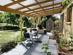 Grandma Housemove - Accommodation QLD 0