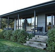 Orani Vineyard Cottage - Accommodation QLD
