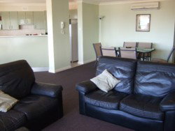 Apartment 8 Peninslua Waters - Accommodation QLD 1