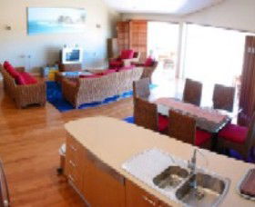 Pipis On The Beach - Accommodation QLD 0