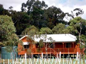 Granite Ridge Wines - Fergies Hill Cottage - Accommodation QLD 0