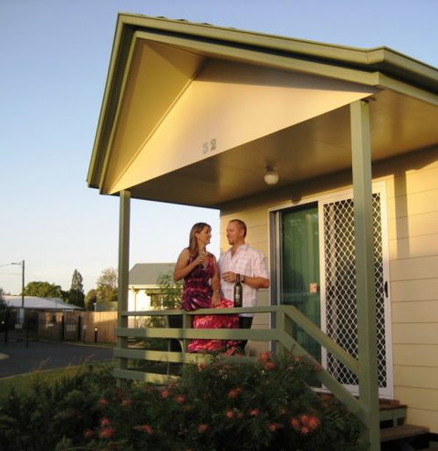 Pepper Tree Cabins - Accommodation QLD 1