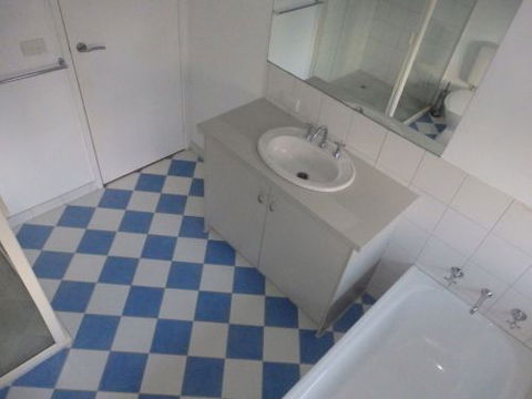 CENTREPOINT UNITS - HEIDELBERG - Accommodation QLD 4