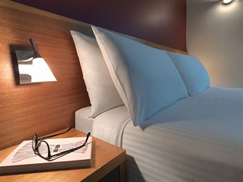 Ibis Melbourne Little Bourke Street - Accommodation QLD 2