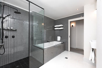 Ovolo Woolloomooloo - Accommodation QLD 68