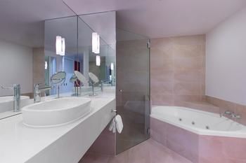 Sofitel Noosa Pacific Resort - Accommodation QLD 24