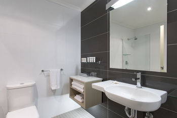 Best Western Plus Apollo International Hotel - Accommodation QLD 7