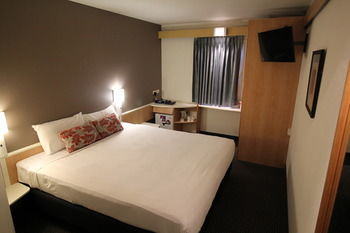 Ibis Newcastle - Accommodation QLD 6