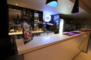 Ibis Newcastle - Accommodation QLD 14