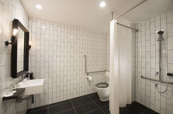 DoubleTree By Hilton Hotel Melbourne - Flinders Street - Accommodation QLD 4