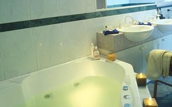Best Western Plus The Tudor-Box Hill - Accommodation QLD 24