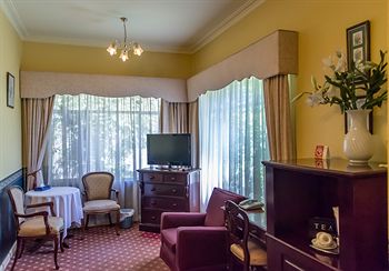 Toorak Manor - Accommodation QLD 5