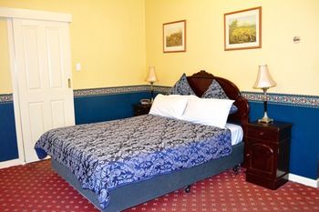 Toorak Manor - Accommodation QLD 17